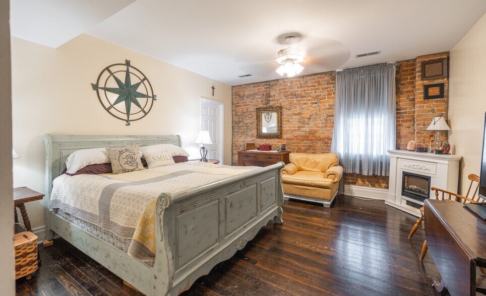 More Photos Of 305 S Alvarado Ave, Belle General Retail For Sale