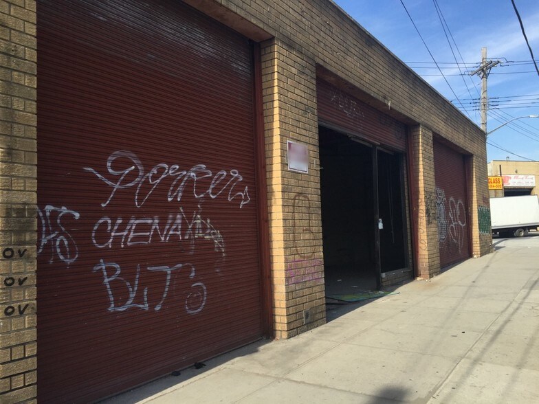 More Photos Of 1231 Flushing Ave, Brooklyn Warehouse For Lease