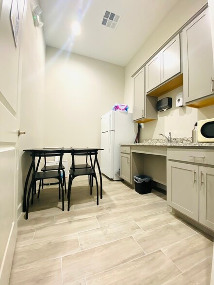 More Photos Of 4220 Cartwright Rd, Missouri City Medical For Sale