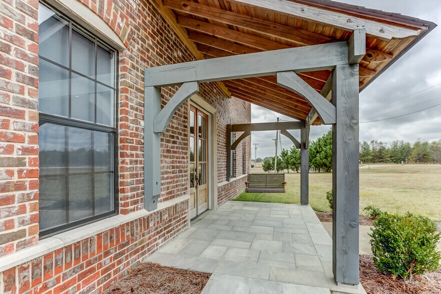 More Photos Of 222 Quality Dr, Byhalia Warehouse For Sale