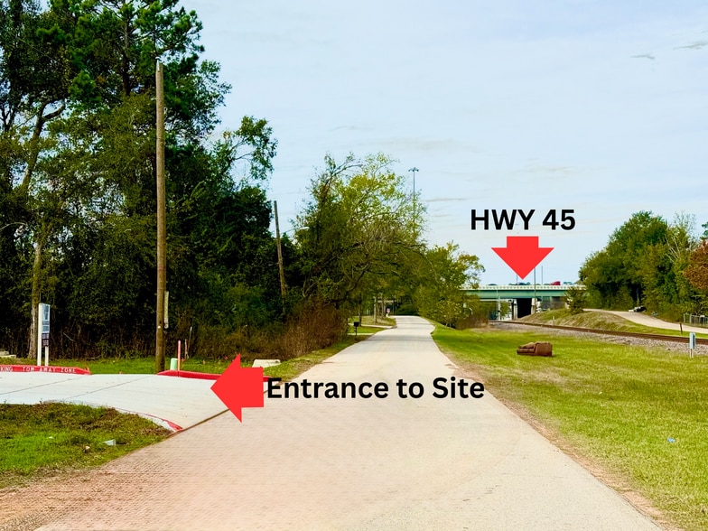 More Photos Of 837 Santa Fe St, Conroe Industrial For Lease