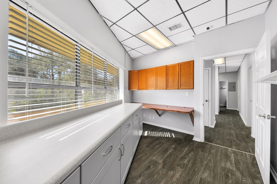 More Photos Of 2865 Plummer Cove Rd, Jacksonville Office For Sale