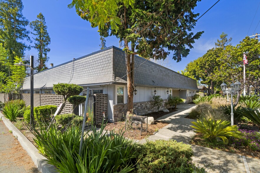 More Photos Of 22427 Montgomery St, Hayward Congregate Senior Housing For Sale
