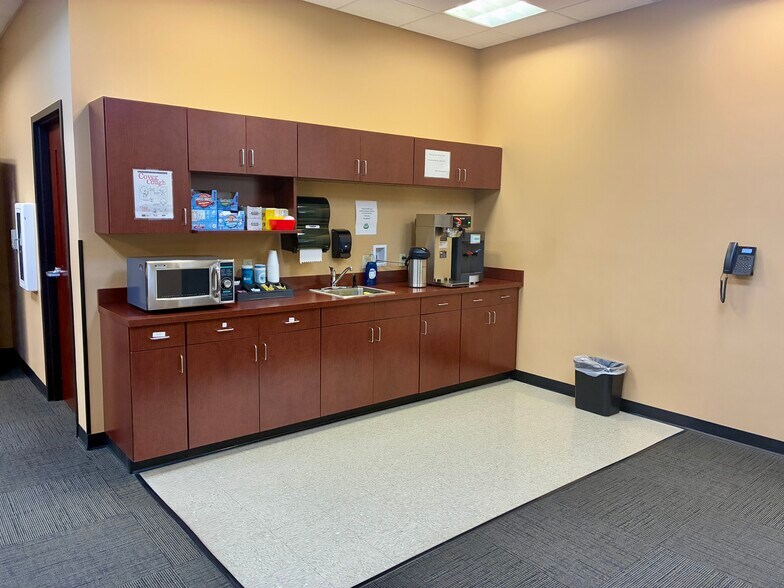 More Photos Of 3231 N Star Cir, Louisville Office For Lease
