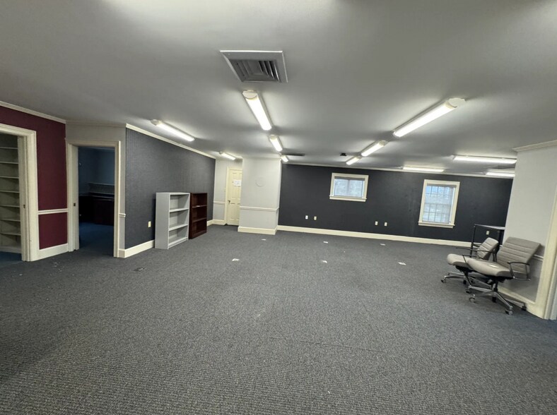 More Photos Of 9112 Virginia Ave, Bassett Office For Sale