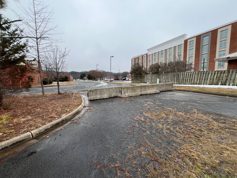 More Photos Of 4904 Southpoint Pky, Fredericksburg Land For Lease