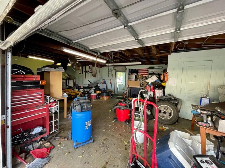 More Photos Of 4006 N Navarro St, Victoria Auto Dealership For Sale