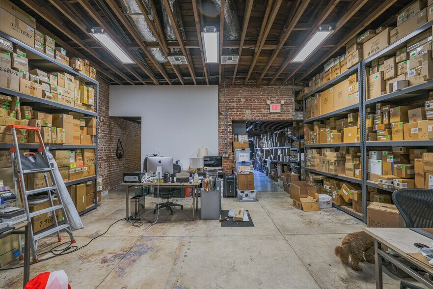 More Photos Of 4875 W Washington Blvd, Los Angeles Storefront For Lease