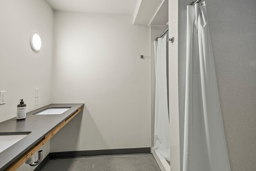 More Photos Of 5532 San Pablo Ave, Oakland Warehouse For Sale