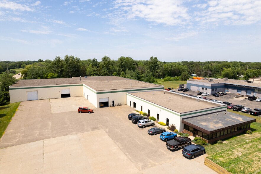 More Photos Of 15720 NE Lincoln St, Andover Manufacturing For Lease