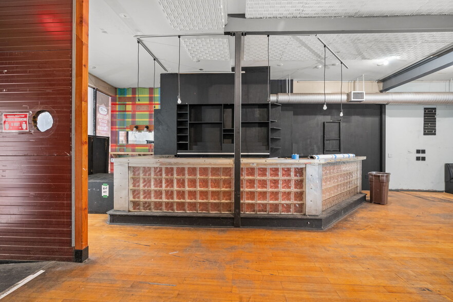 More Photos Of 323 Wall St, Kingston Theater Concert Hall For Lease