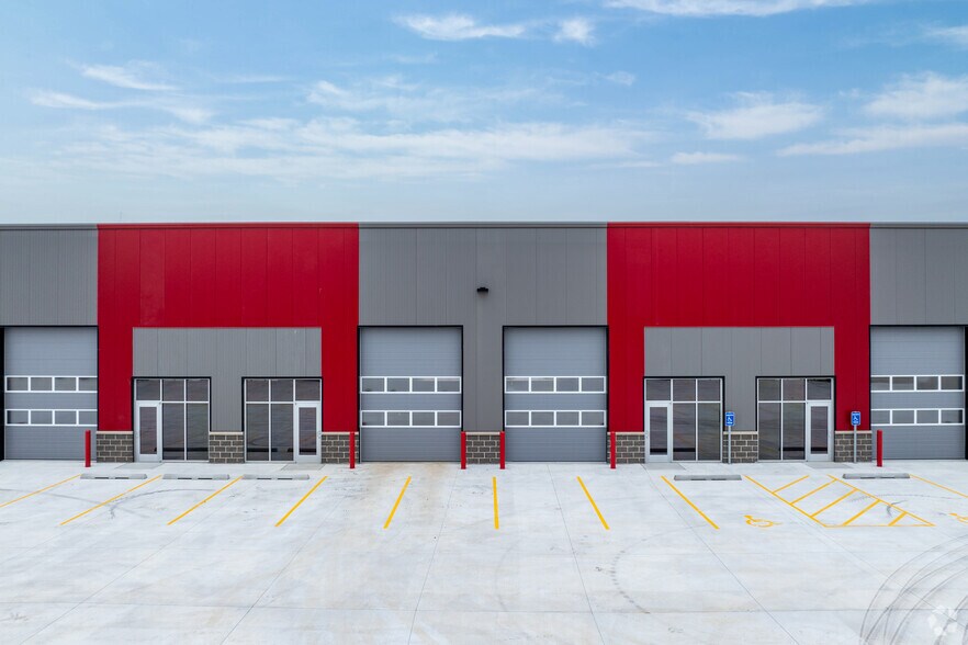 More Photos Of 3340 Eastpark Cir, Lincoln Industrial For Lease