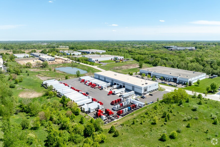 More Photos Of 2570 Millennium Dr, Elgin Warehouse For Sale