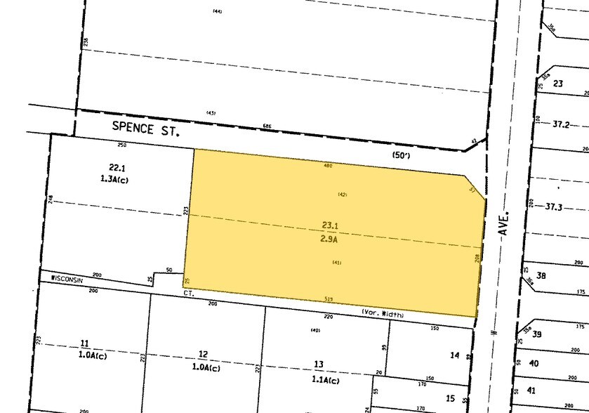 More Photos Of 14 Spence St, Bay Shore Land For Lease