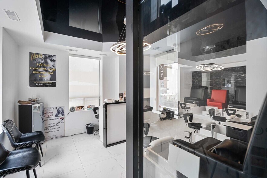 More Photos Of 62 Queen St S, Mississauga Freestanding For Lease