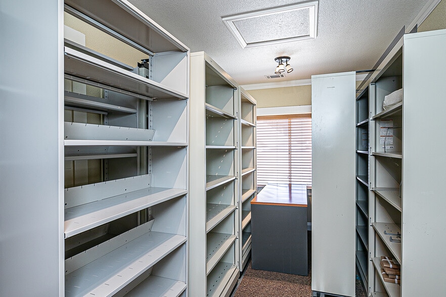 More Photos Of 115 W Park Ave, Santa Maria Office Residential For Sale