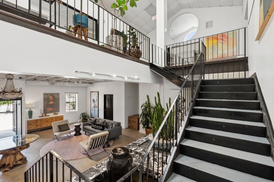 More Photos Of 3500 Easy St, Dallas Flex For Sale