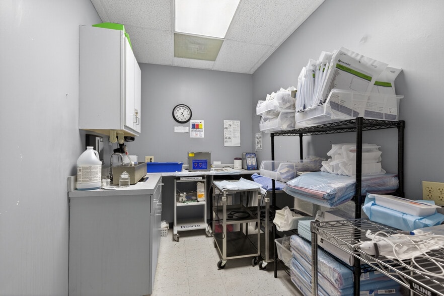 More Photos Of 330 Borthwick Ave, Portsmouth Medical For Sale