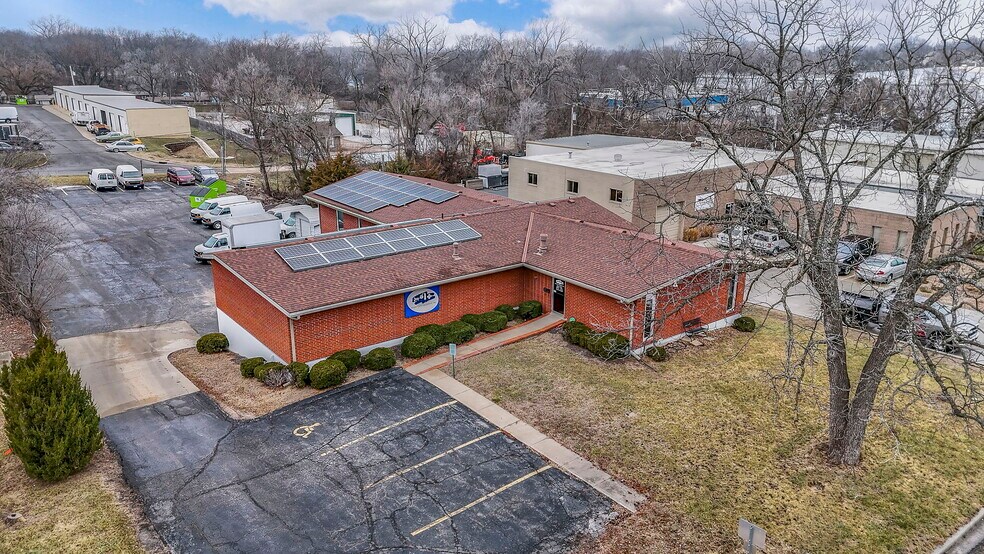 More Photos Of 9020 Rosehill Rd, Lenexa Office For Sale