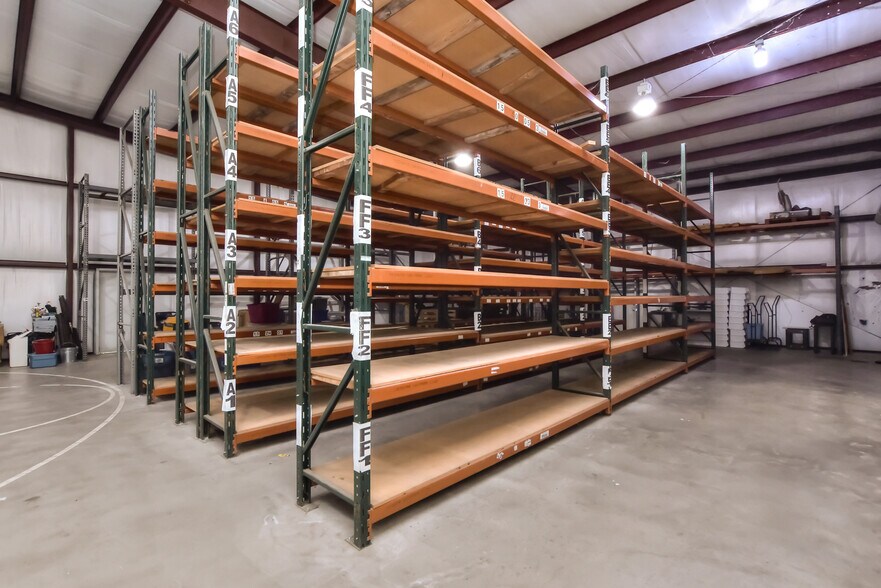 More Photos Of 4159 E University Ave, Georgetown Light Manufacturing For Sale