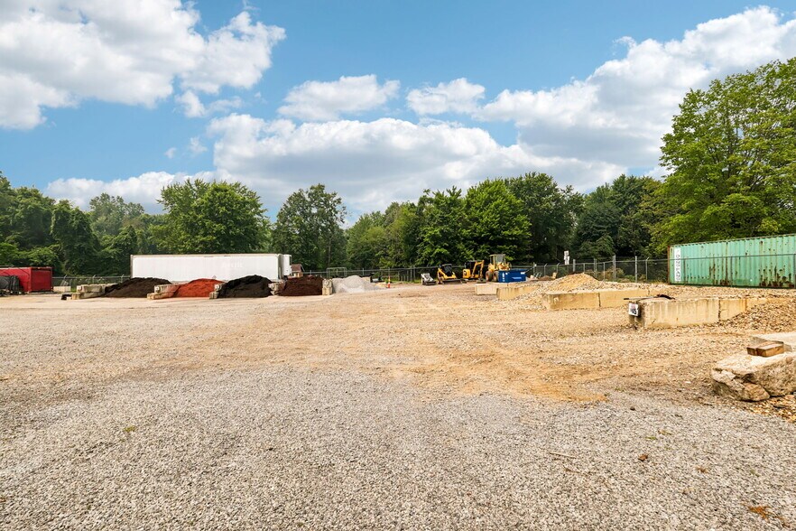 More Photos Of 3220 McCartney Rd, Youngstown General Retail For Sale