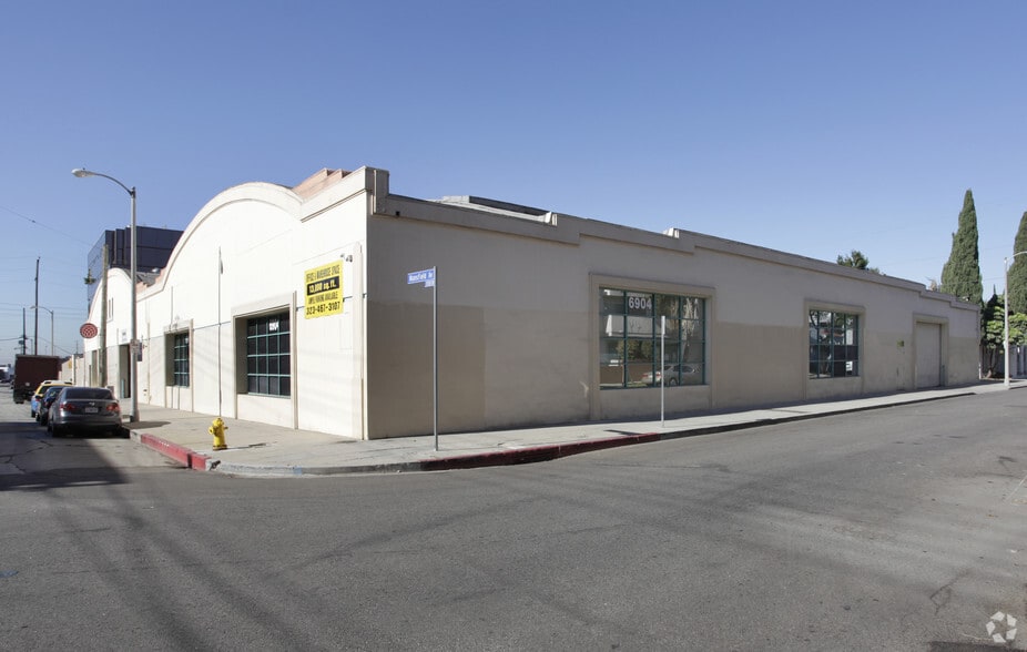 Primary Photo Of 1139 N Mansfield Ave, Los Angeles Flex For Sale