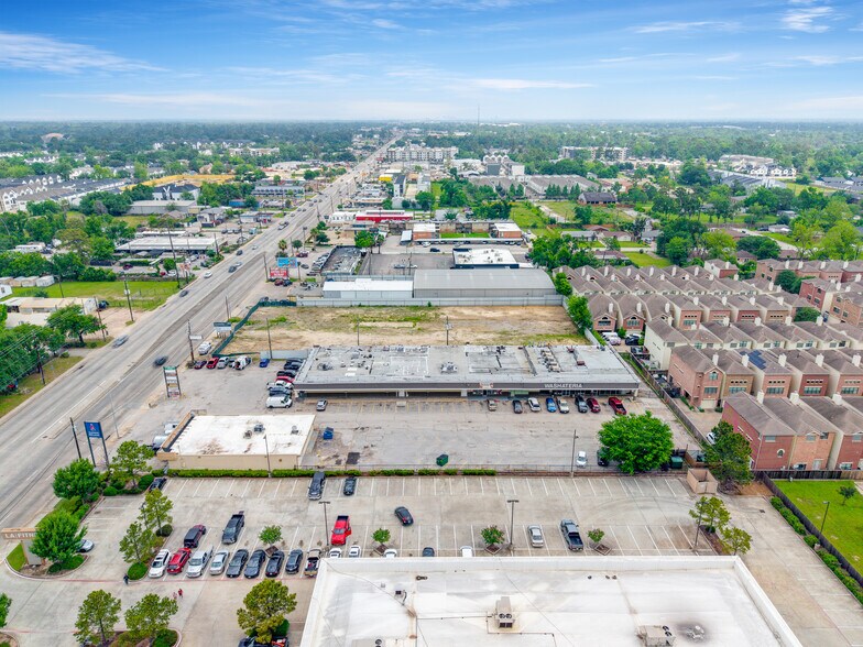 More Photos Of 4424 N Shepherd Dr, Houston Storefront For Lease