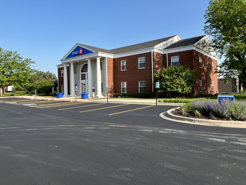 More Photos Of 450 E Higgins Rd, Elk Grove Village Coworking Space