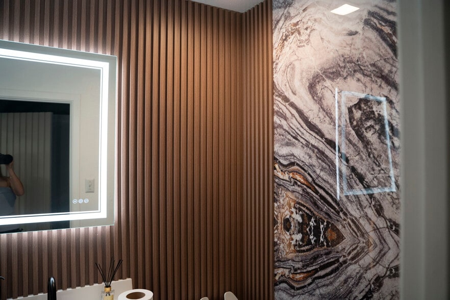 More Photos Of 7115 Blanco Rd, San Antonio Storefront For Lease