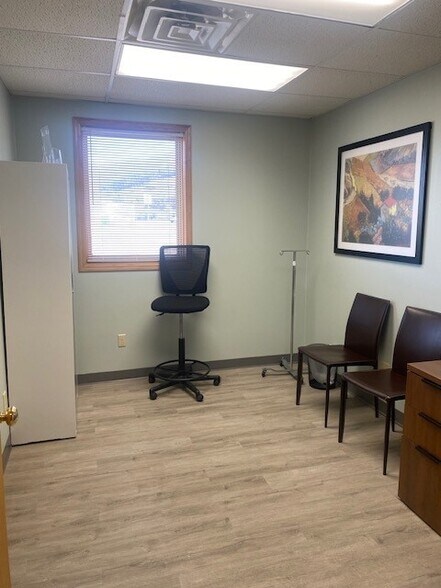 More Photos Of 3224 6th Ave NE, Rochester Office For Lease