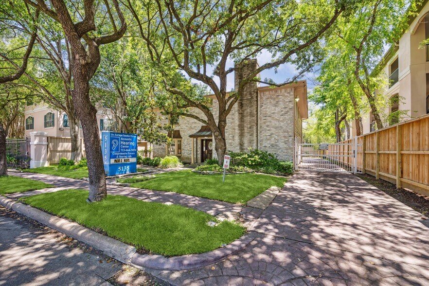 More Photos Of 5135 Edloe St, Houston Office Residential For Sale