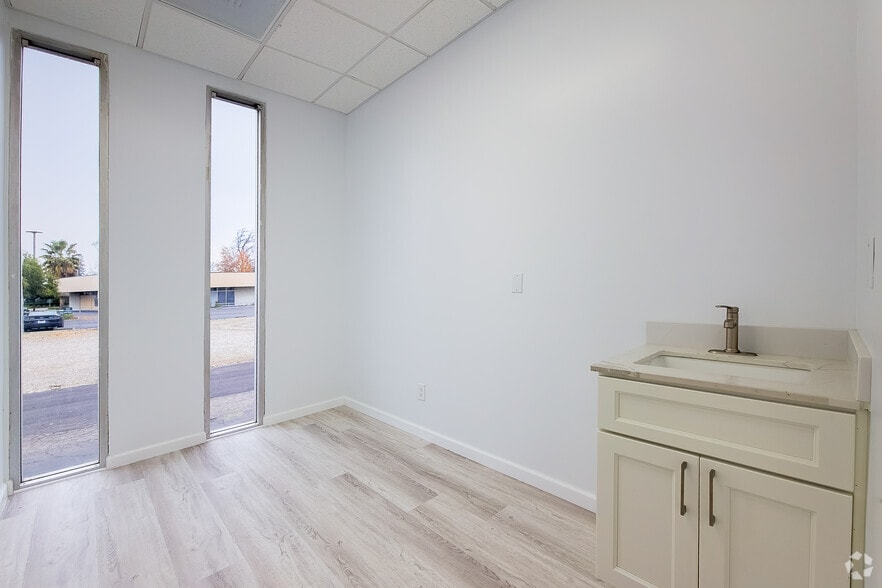More Photos Of 5223 N El Dorado St, Stockton Office For Lease
