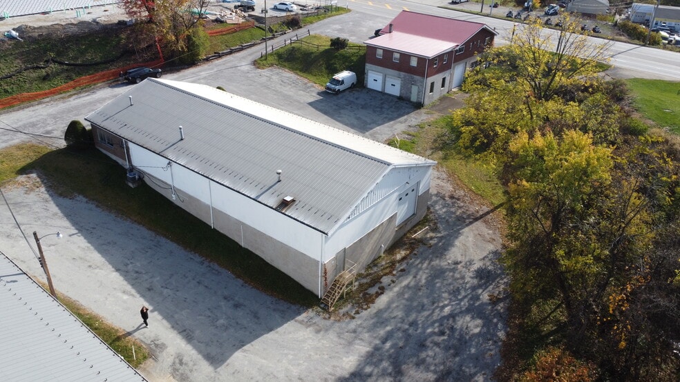 More Photos Of 76 Clair St, Irwin Warehouse For Lease