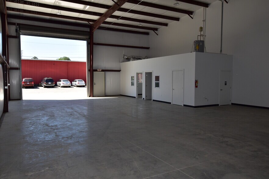 More Photos Of 1409 E 51st St, Chattanooga Warehouse For Lease