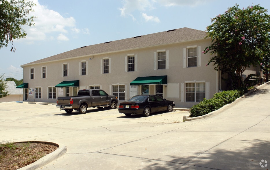 Primary Photo Of 301 Frontage Rd, Clermont Medical For Lease