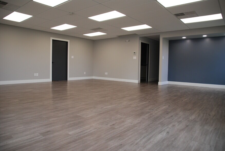More Photos Of 1314 Barnhart Rd, Troy Office For Lease