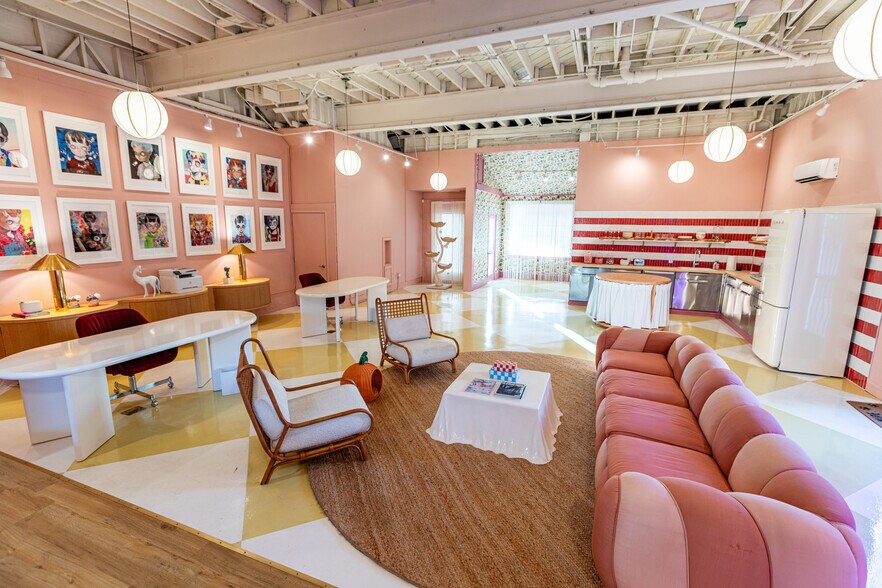 More Photos Of 1020-1024 S Robertson Blvd, Los Angeles Freestanding For Lease