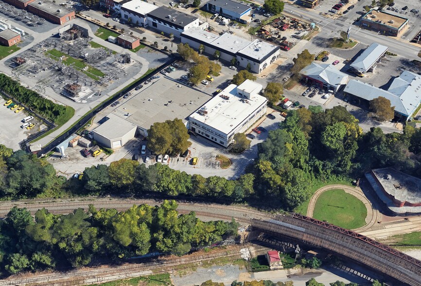 More Photos Of 2100 Huntingdon Ave, Baltimore Freestanding For Lease