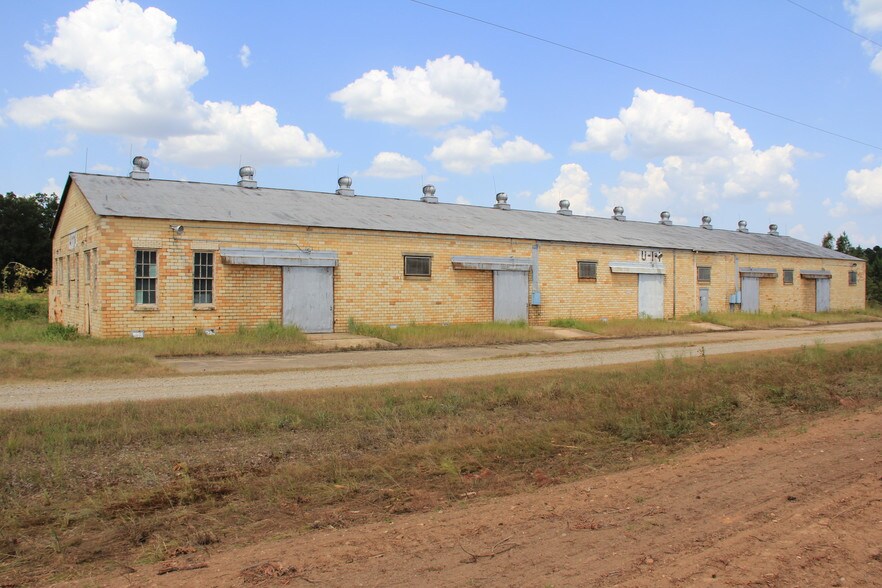 More Photos Of 10 Beech St, Hooks Unknown For Lease