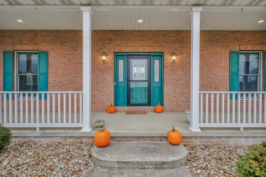 More Photos Of 16449 S Boone Rd, Columbia Station Specialty For Sale