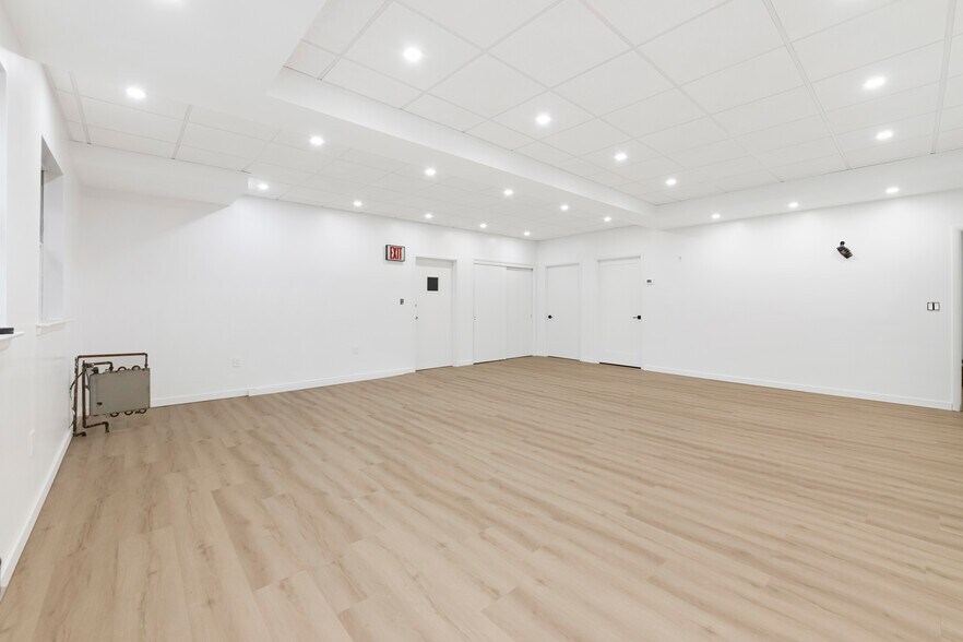 More Photos Of 15 Saint Pauls Ave, Staten Island Medical For Lease