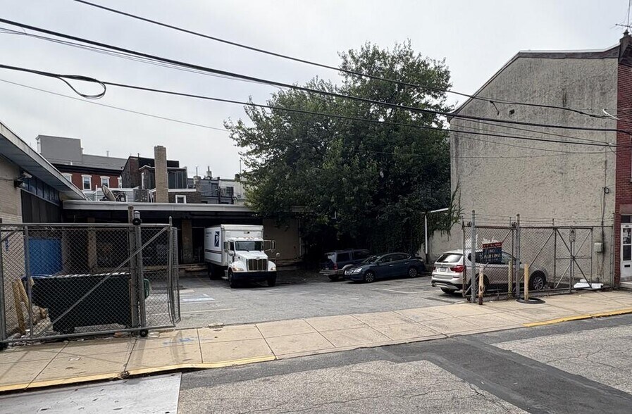 More Photos Of 1602 Frankford Ave, Philadelphia Post Office For Sale