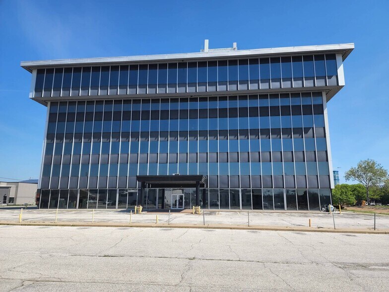 More Photos Of 511 Fort St, Port Huron Office Residential For Sale