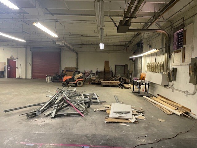 More Photos Of 4723-4725 Jefferson Davis Hwy, Richmond Warehouse For Sale