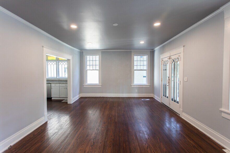 More Photos Of 1103 17th Ave S, Nashville Office For Lease