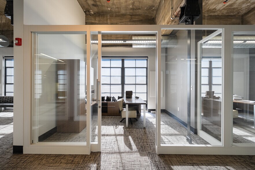 More Photos Of 1600 N Broadway, Saint Louis Manufacturing For Sale