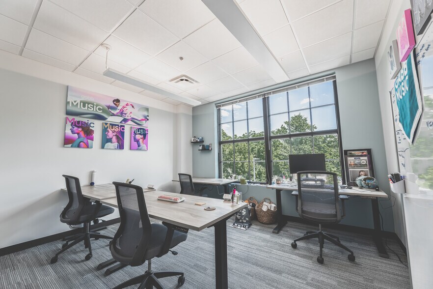 More Photos Of 99 E Main St, Franklin Office For Lease