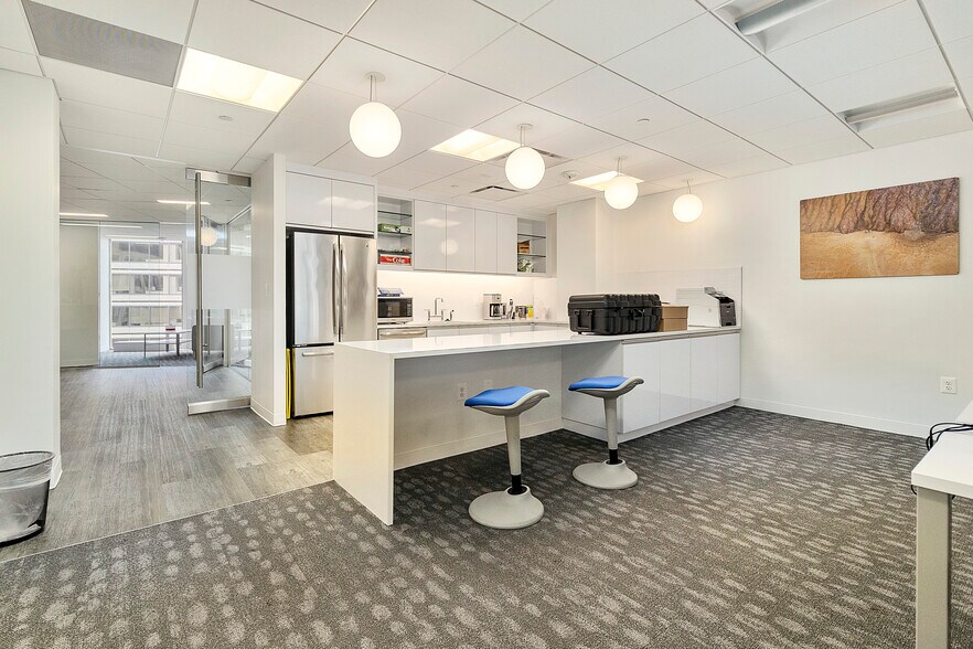 More Photos Of 1025 Vermont Ave NW, Washington Office For Lease