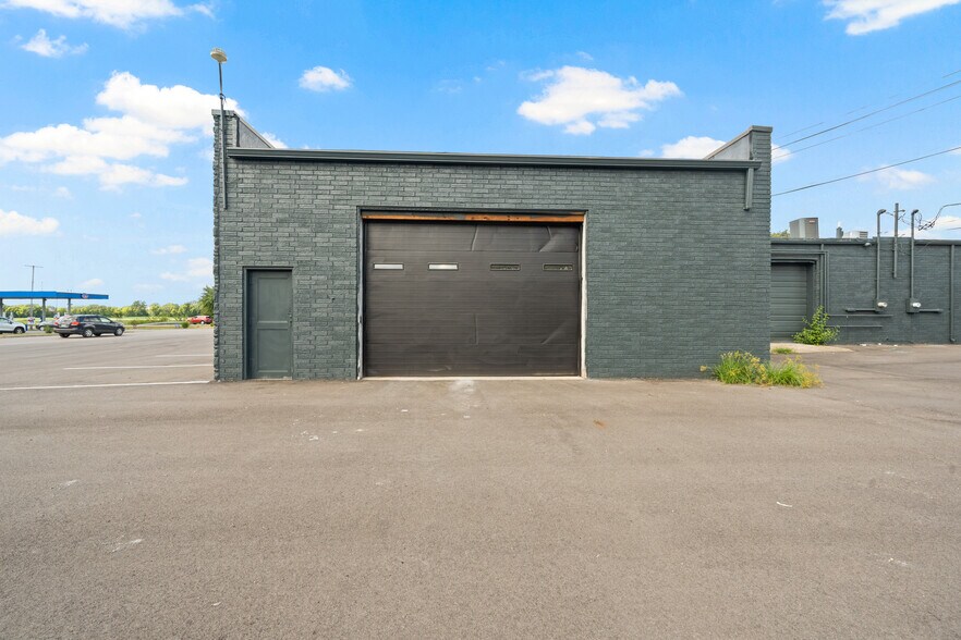 More Photos Of 6821-6847 Dayton Springfield Rd, Enon General Retail For Lease