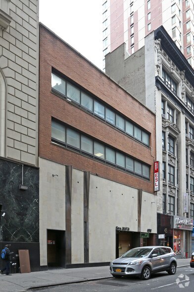 More Photos Of 49 W 33rd St, New York Office For Lease